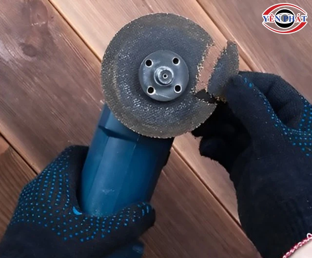 Máy mài cầm tay cũ bị hỏng