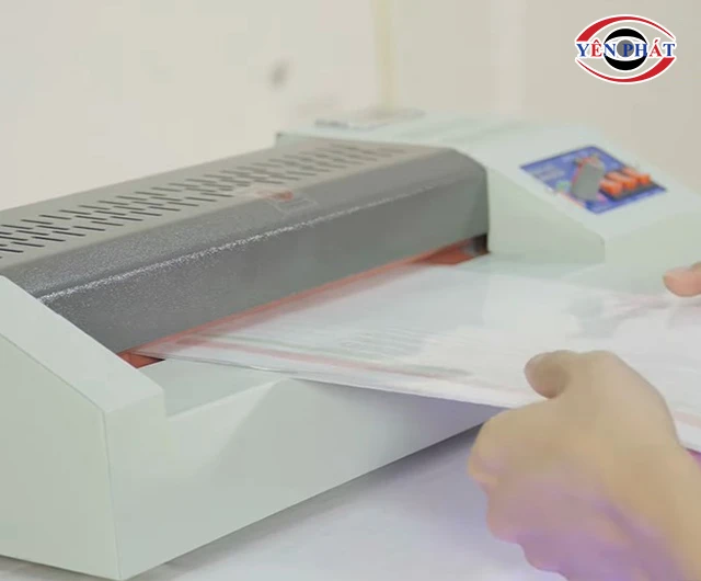 sử dụng máy ép plastic