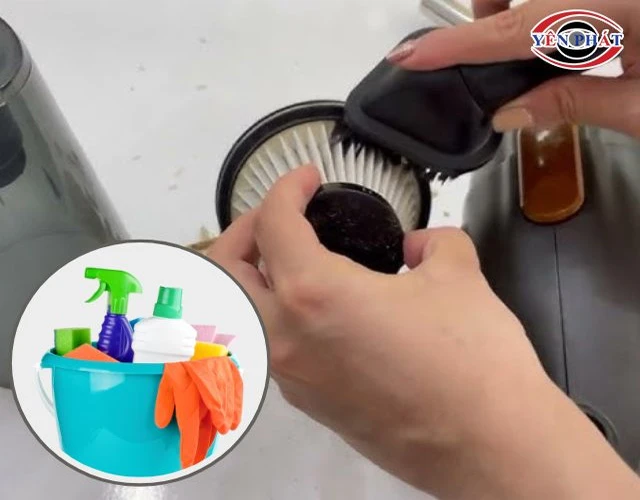 Chuẩn bị đầy đủ dụng cụ vệ sinh máy hút chuyên dụng