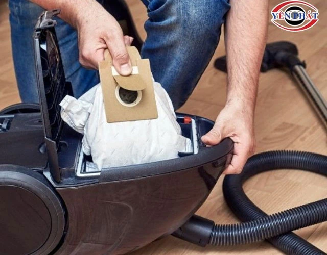 Dọn sạch túi bụi hoặc hộp chứa bụi
