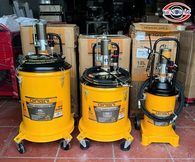 Chọn máy bơm mỡ Ô tô