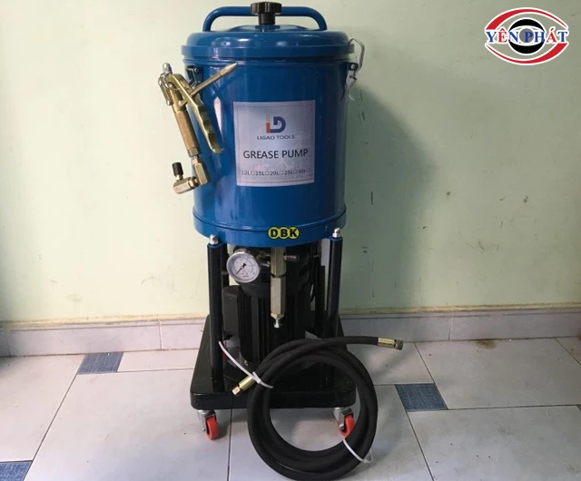 Máy bơm mỡ ô tô dùng điện