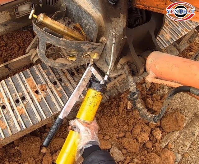 Bơm mỡ sâu dễ tiếp cận