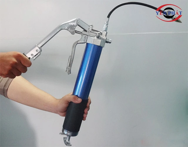 Tips sử dụng bơm mỡ tuýp hiệu suất cao - bền bỉ vượt thời gian