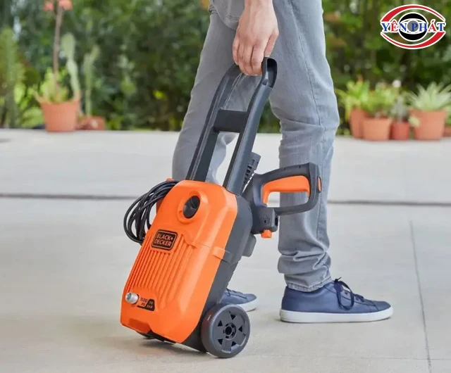 máy rửa xe Black Decker nhỏ gọn