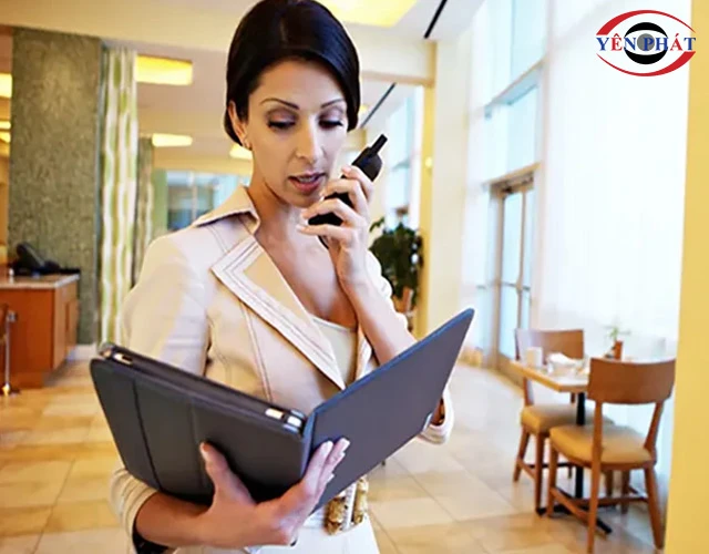 Nhược điểm của bộ đàm 1 chiều khi so sánh với 2 chiều