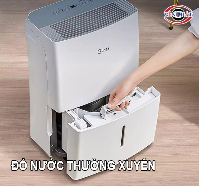 đổ nước thường xuyên