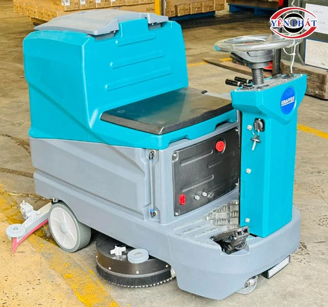 Máy chà sàn ngồi lái Kraffer