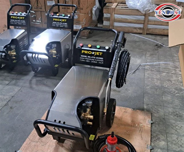 máy rửa xe Projet cao áp