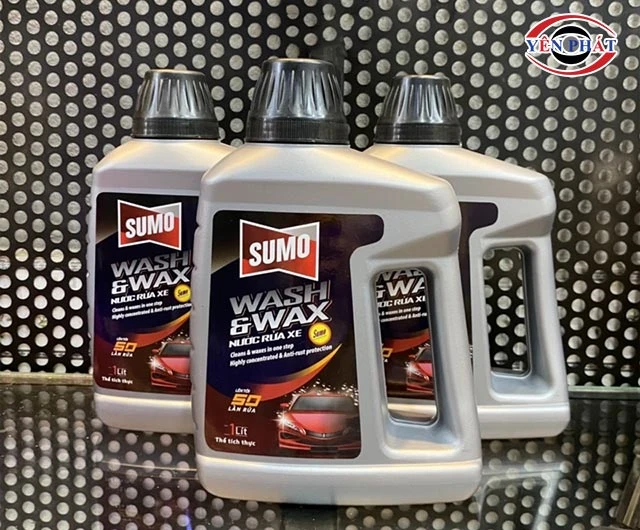 Nước rửa xe Sumo có quai màu xám 1L