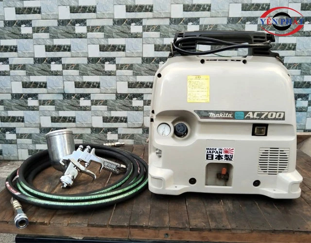 Máy nén khí Makita AC700
