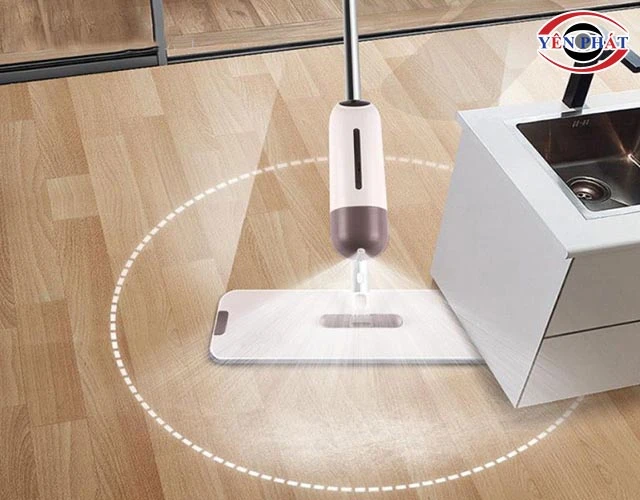 ưu điểm cây lau nhà dạng xịt nước Lock&Lock ETM472