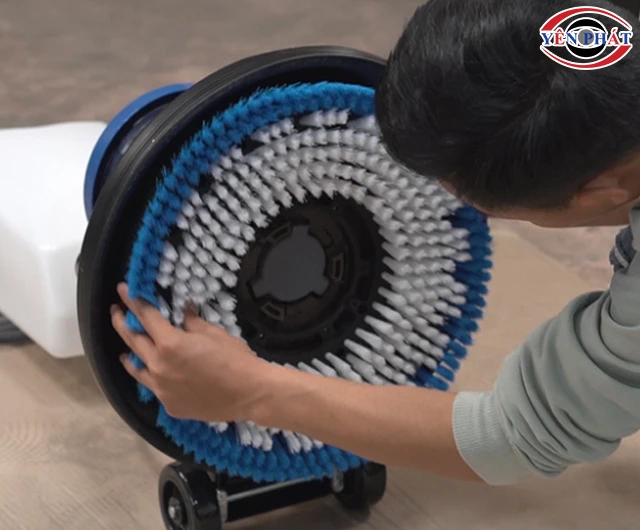 Lắp máy chà sàn epoxy