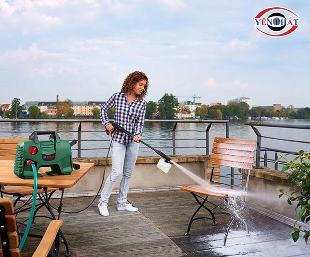 sử dụng máy xịt rửa xe