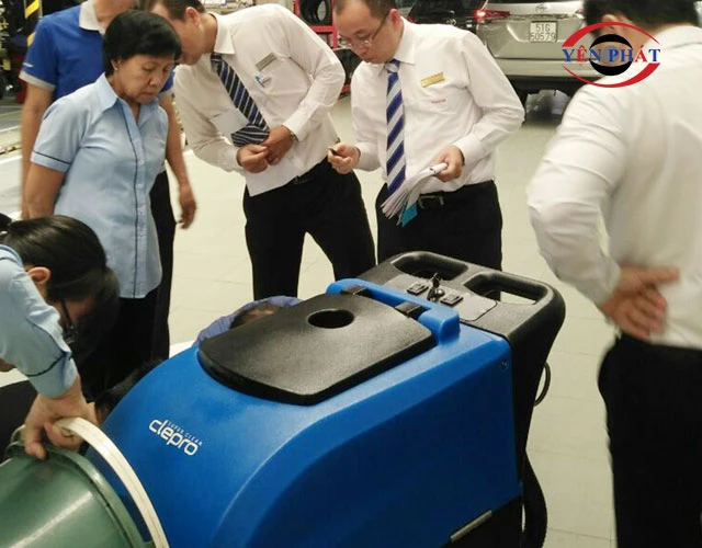 Hai thùng chứa thiết kế riêng, sức chứa ấn tượng