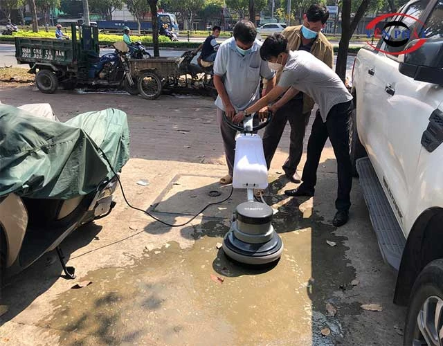 cách sử dụng máy chà sàn tạ Clepro CSW17G