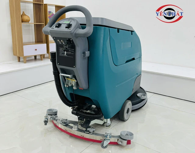 Form Máy chà sàn Kraffer KF60 gọn nhẹ