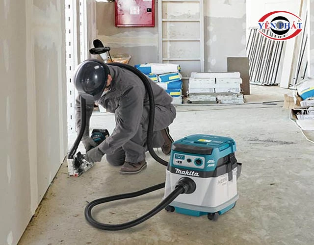sử dụng máy hút bụi công nghiệp Makita