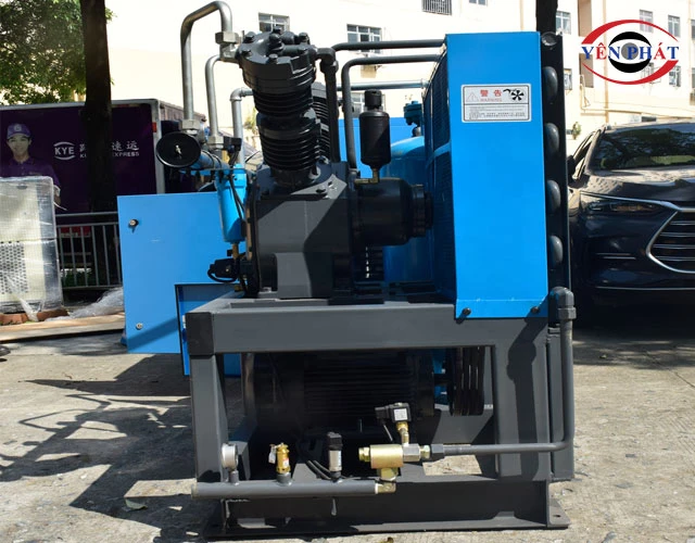 máy nén khí 300m³/h chi phí đầu tư cao