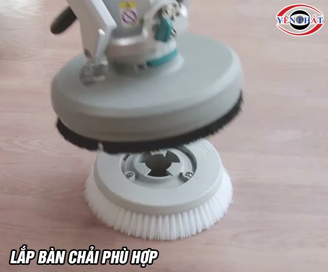 Lắp máy chà sàn Makita