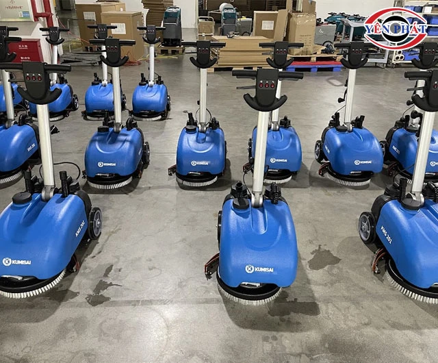 Giá máy chà sàn pin