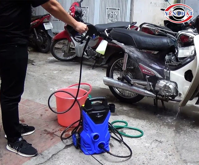 Máy xịt rửa xe gia đình Kachi MK73 mạnh mẽ