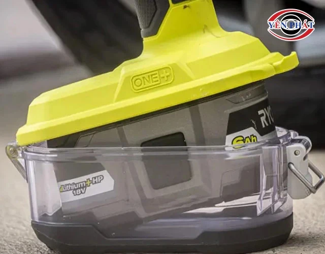 máy chà sàn Ryobi pin sạc linh hoạt