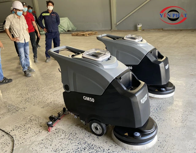 Những lưu ý quan trọng khi chọn mua máy chà sàn Kraffer GM50