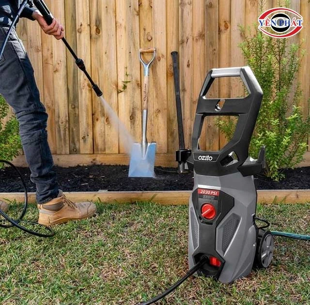 máy rửa xe Ozito xịt rửa siêu mạnh