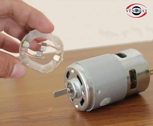motor chổi than