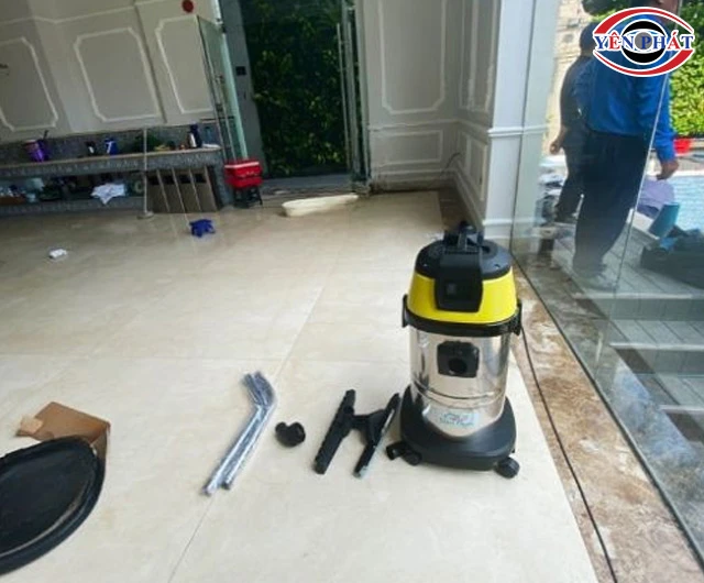 Máy hút bụi 2200W Davi Clean DV1-40JP