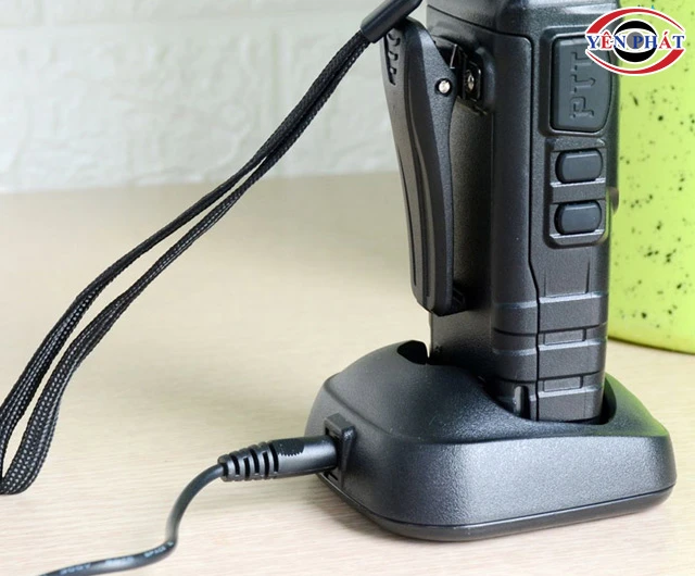 Sạc pin bộ đàm Niken