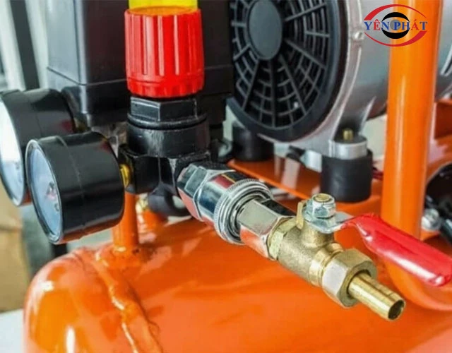 Kiểm tra kỹ thuật bên ngoài và bên trong