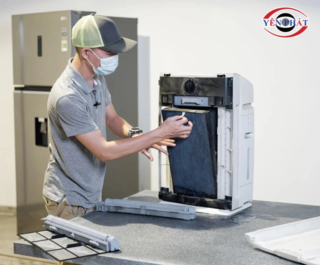 lắp lại máy lọc không khí Sharp