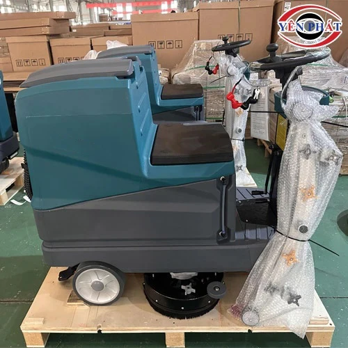 Máy chà sàn ngồi lái Kumisai KMS D7F 4