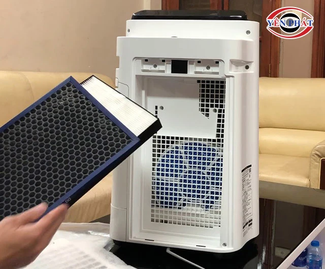 tháo máy lọc không khí Sharp