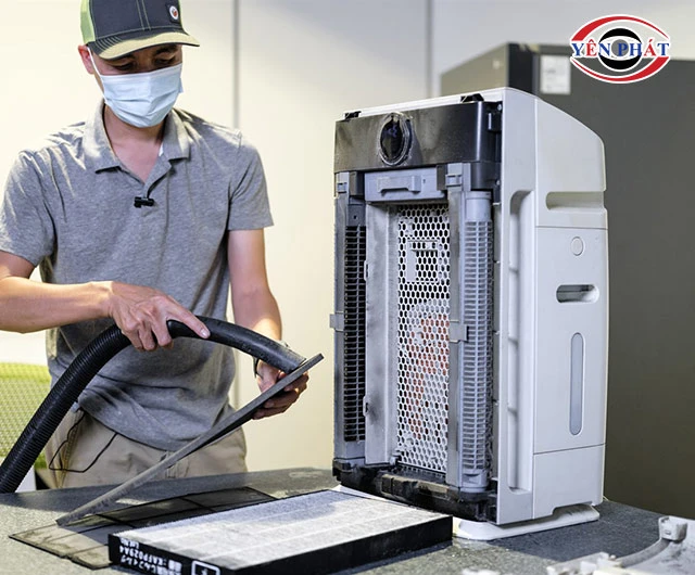 vệ sinh máy lọc không khí Sharp