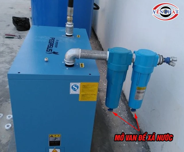 Xả nước cho lọc nước máy nén khí 