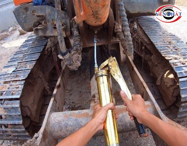 lưu ý an toàn và bảo quản thiết bị bơm mỡ