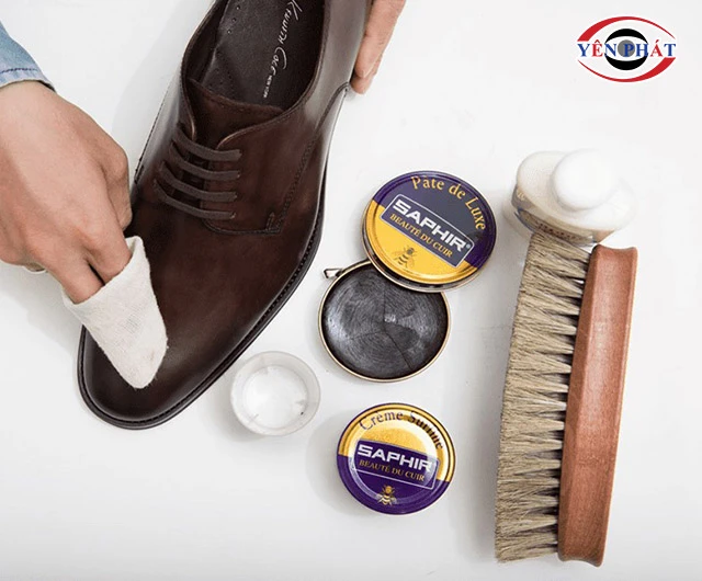 đánh bóng giày da