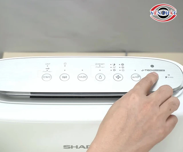 khởi động máy lọc không khí Sharp