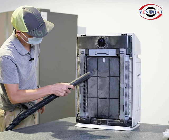 vệ sinh máy lọc không khí Sharp