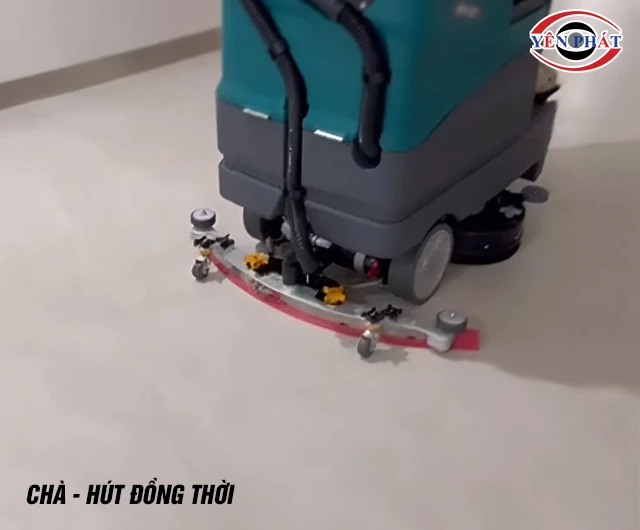 Cần gạt máy chà sàn ngồi lái Kumisai KMS D7F