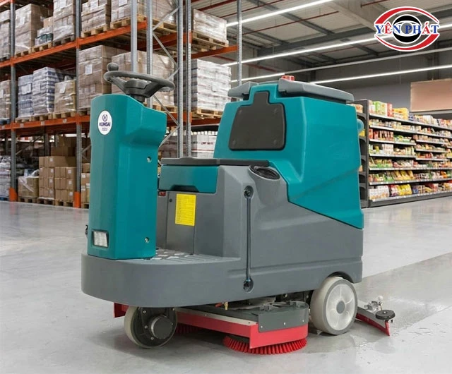 Máy chà sàn ngồi lái Kumisai KMS D8F hiệu quả