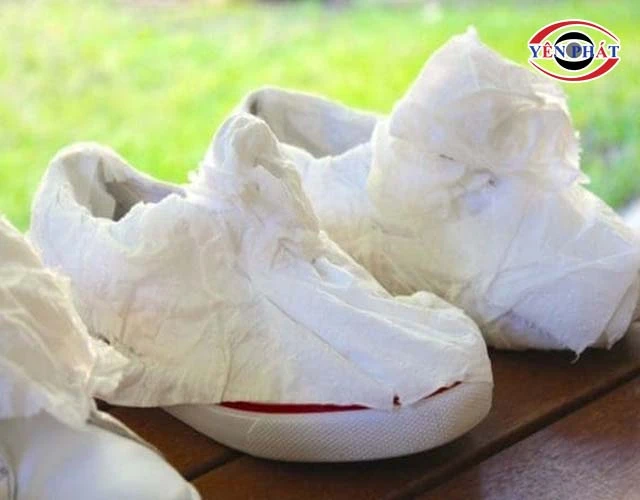 Các cách phơi giày trắng không bị ố vàng hiệu quả 96%