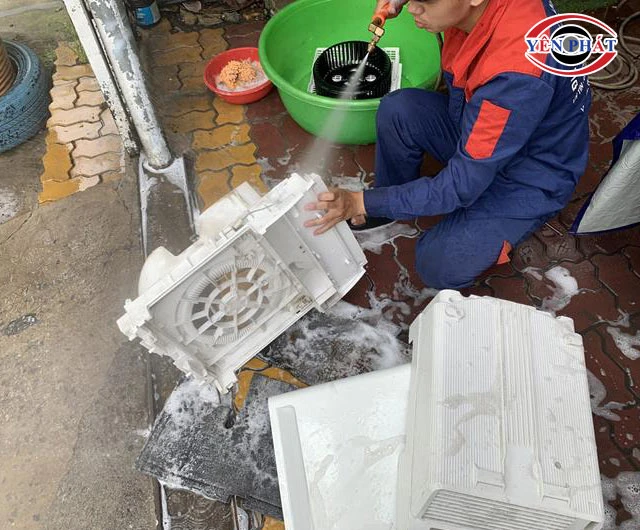 vệ sinh máy lọc không khí Daikin