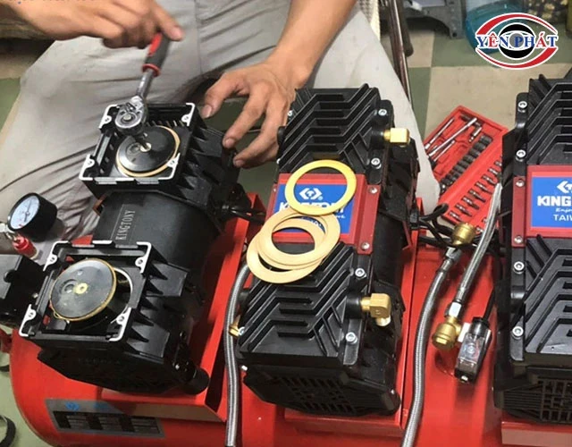 Máy phát ra tiếng ồn lạ hoặc rung lắc mạnh