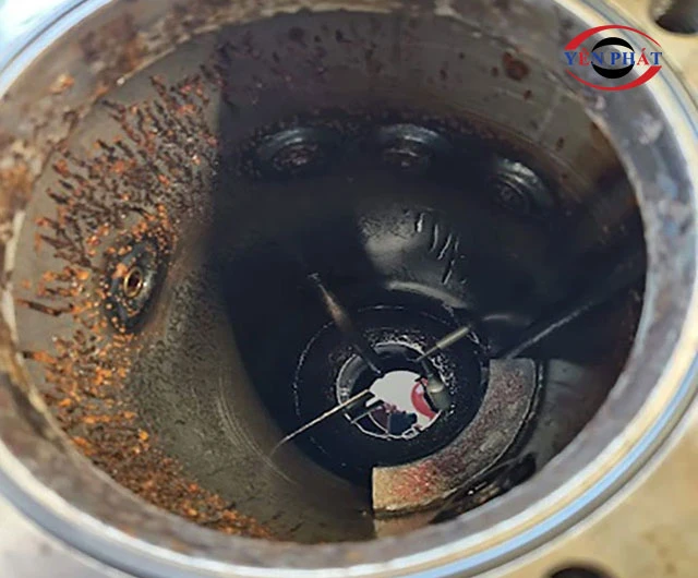 Nước lẫn nhiều trong khí nén