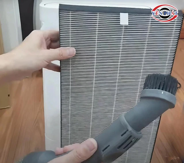 vệ sinh máy lọc Daikin