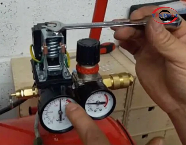 Nới lỏng đai ốc khóa